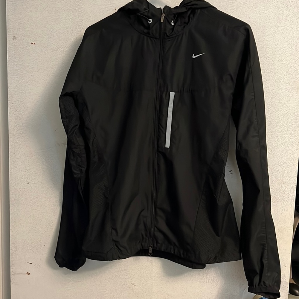 Women’s Nike windbreaker for running